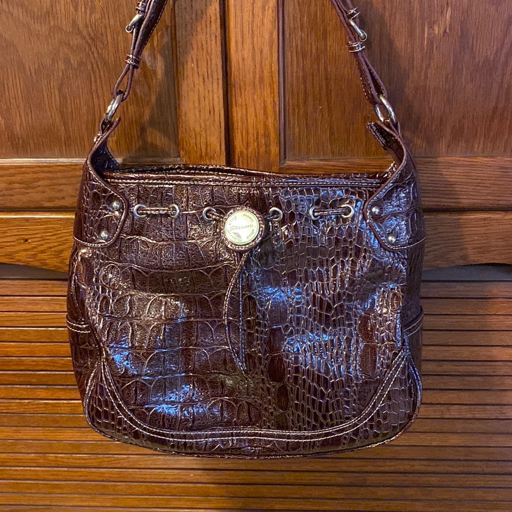 🌸Alfred Dunner Patent Mock Croc Satchel!